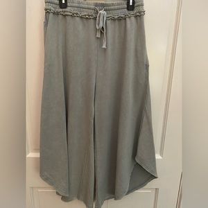 Oli & Hali Wide Slant Leg Elastic Waist Sweat Pants,  Sz M